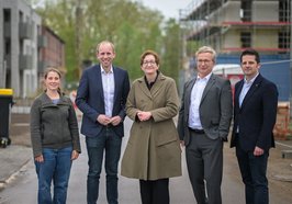 Tauschten sich aus: (von links) Dr. Julia Masurkewitz-Möller (Stadt Oldenburg), MdB Dennis Rohde, Bundesbauministerin Klara Geywitz, GSG-Geschäftsführer Stefan Könner und OFFIS-Vorstandsvorsitzender Prof. Dr. Sebastian Lehnhoff. Foto: Mohssen Assanimoghaddam