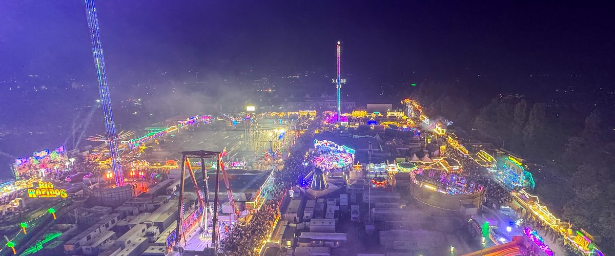 Blick aus dem Riesenrad über den Kramermarkt 2026. Foto: Sascha Stüber