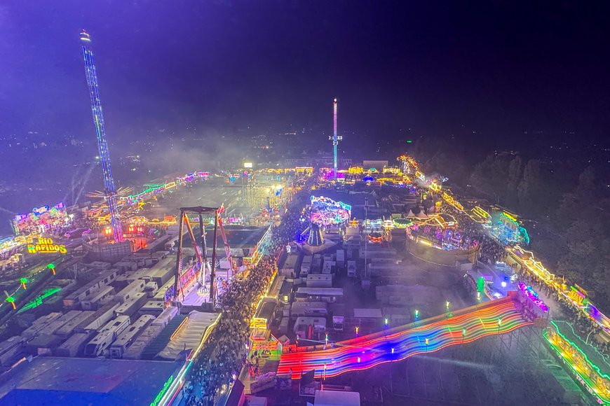 Blick aus dem Riesenrad über den Kramermarkt 2026. Foto: Sascha Stüber
