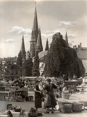 Schlossplatz um 1935. Foto: Bildarchiv Stadt Oldenburg