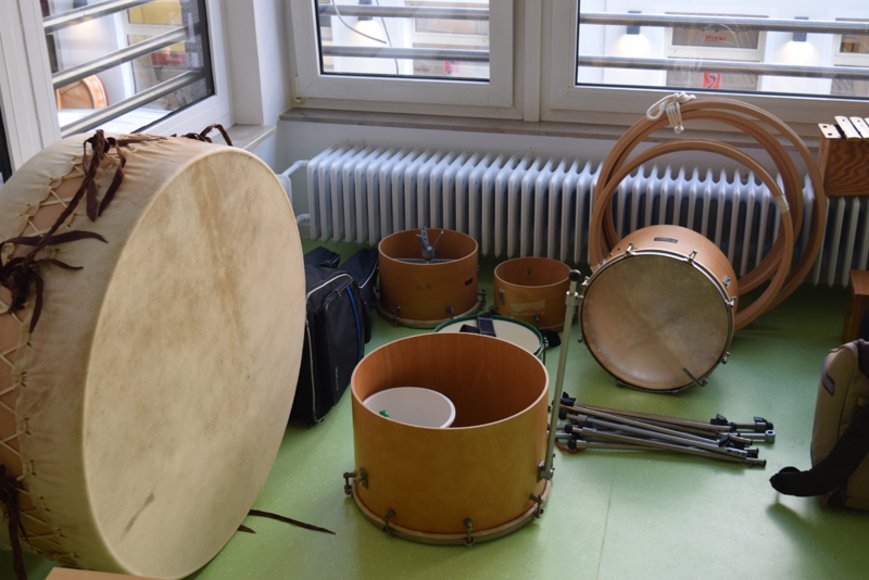 Diese Instrumente müssen noch an ihren richtigen Ort gebracht werden. Foto: Stadt Oldenburg