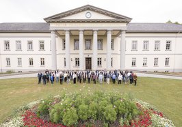 Die Mitglieder des Rates für 2021 bis 2026 vor dem PFL. Foto: Mohssen Assanimoghaddam