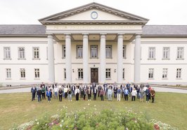 Die Mitglieder des Rates für 2021 bis 2026 vor dem PFL. Foto: Mohssen Assanimoghaddam