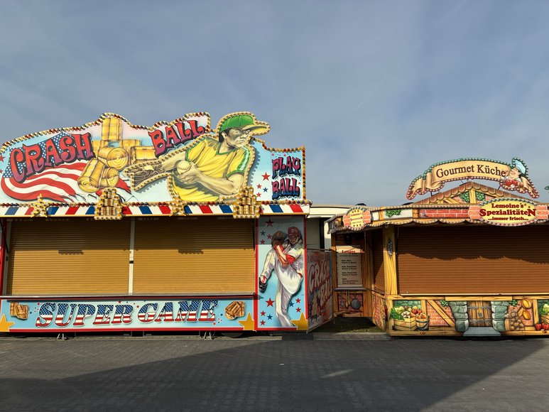 Crash Ball und Gorumet Küche beim Aufbau am 29. September 2026. Foto: Stadt Oldenburg