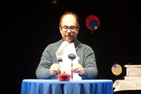 Figurentheaterspieler Maik Evers beim 4. Mini-Speed. Foto: Stadt Oldenburg