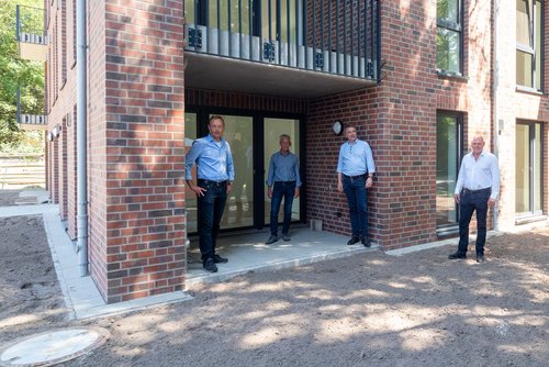 Besichtigten den Neubau der Witte-Stiftung in der Haareneschstraße. Architekt Stefan Scheper,  Joachum Guttek (Leiter Finanzen Stadt Oldenburg) , Oberbürgermeister Jürgen Krogmann und Volker Neumann (Hillje&Stolle). Foto: Sascha Stüber