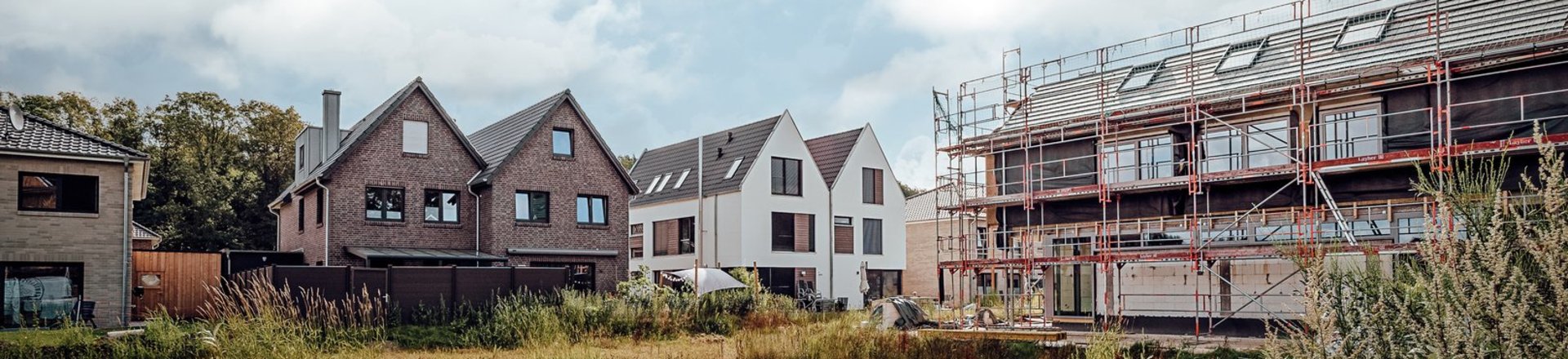 Neubauten im Baugebiet auf dem Fliegerhorst. Foto: Mittwollen und Gradetchliev