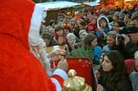 Nikolaus auf dem Lamberti-Markt. Foto: Stadt Oldenburg Nikolaus auf dem Lamberti-Markt. Foto: Stadt Oldenburg