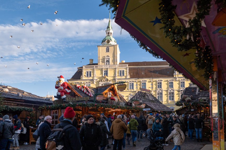 Blick in Richtung Schloss beim Lamberti-Markt 2024. Foto: Sascha Stüber