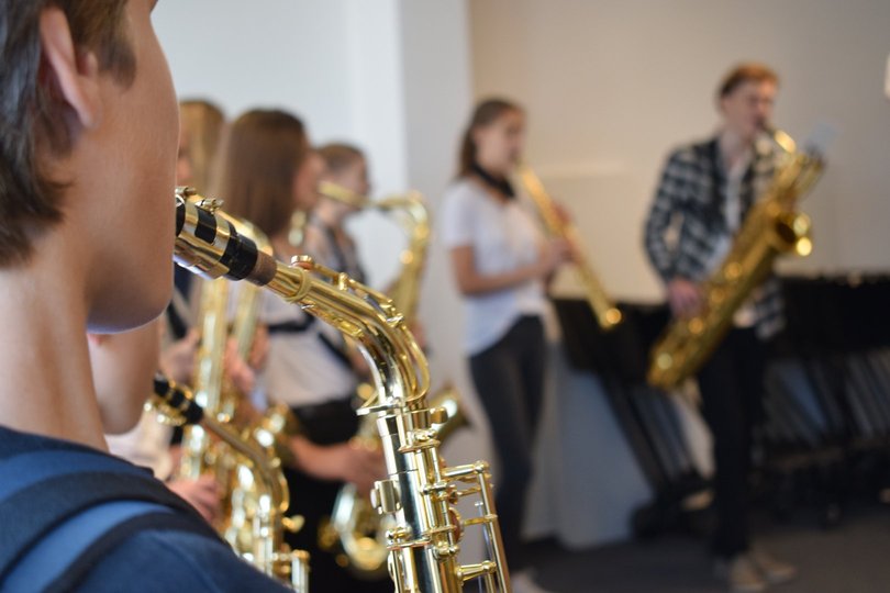 Saxophone des Ensembles „Brasserie“ bei der offiziellen Eröffnung der Musikschule in der Baumgartenstraße 12. Foto: Stadt Oldenburg