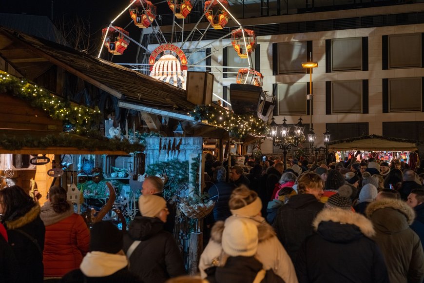Blick über den Lamberti-Markt 2022 in Richtung Nostalgie-Riesenrad. Foto: Sascha Stüber