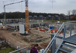 Der Aussichtsturm auf dem Fliegerhorst ist aktuell umrahmt von Bauarbeiten und bietet einen guten Blick über den entstehenden neuen Stadtteil. Foto: Stadt Oldenburg