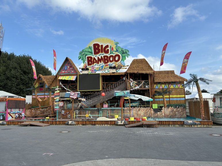 Das Laufgeschäft „Big Bamboo“ beim Aufbau am 26. September 2026. Foto: Stadt Oldenburg