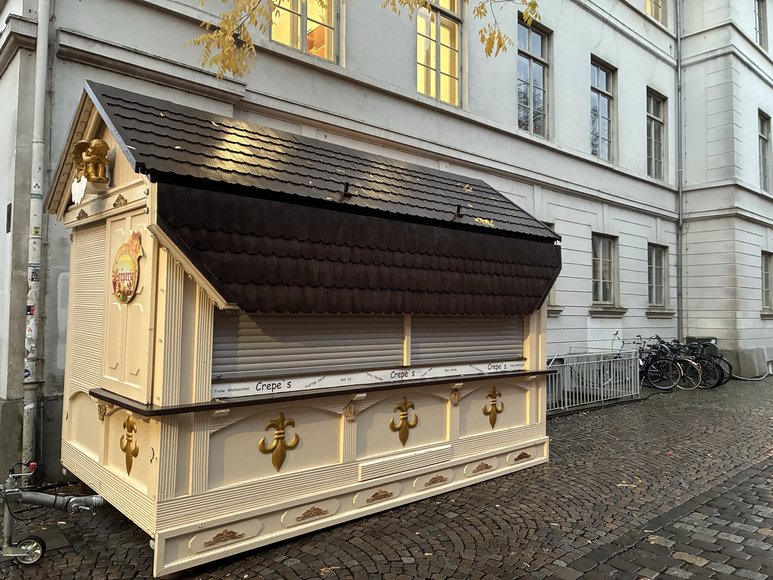 Stadt Oldenburg Die Himmlische Creperie beim Aufbau auf dem Lamberti-Markt am 19. November 2025. Foto: Stadt Oldenburg