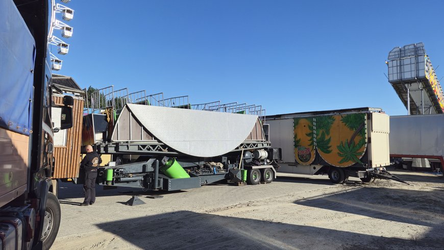 Der Kessel-Tanz beim Aufbau auf dem Kramermarkt am 24. September 2025. Foto: Stadt Oldenburg