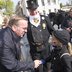 Vorschau: Boris Pistorius (links) mit einem Sornsteinfeger beim Festumzug. Foto: Sascha Stüber