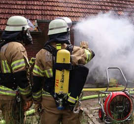 Beim Wettkampf der Oldenburger Ortsfeuerwehren schlug den Rettern dichter Rauch aus diesem Gebäude entgegen. Foto: Feuerwehr Oldenburg