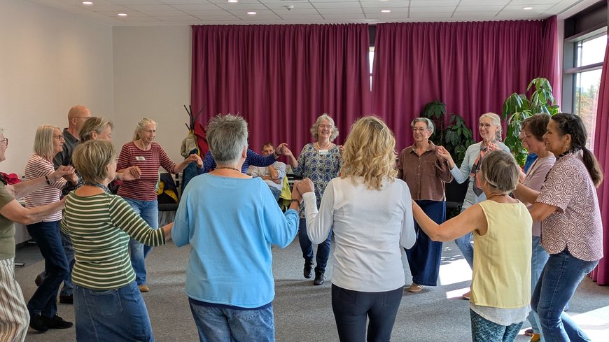 Kreistanz beim Workshop mit Elke Henken. Foto: Stadt Oldenburg