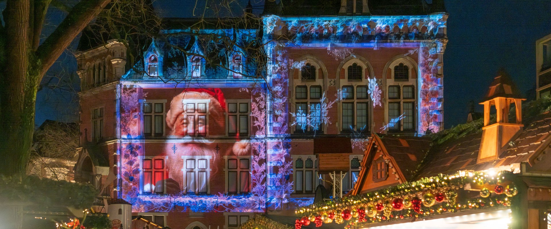 Das Video-Mapping am Alten Rathaus. Foto: Sascha Stüber