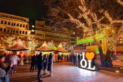 Weihnachtszauber auf dem Oldenburger Waffenplatz. Foto: Hans-Jürgen Zietz