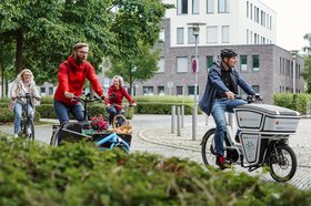 Fahradfahrende mit und ohne Lastenrad. Foto: Mittwollen und Gradetchliev Fahradfahrende mit und ohne Lastenrad. Foto: Mittwollen und Gradetchliev