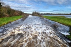 Hochwasser an Hunte und Osternburger Kanal. Foto: Hans-Jürgen Zietz