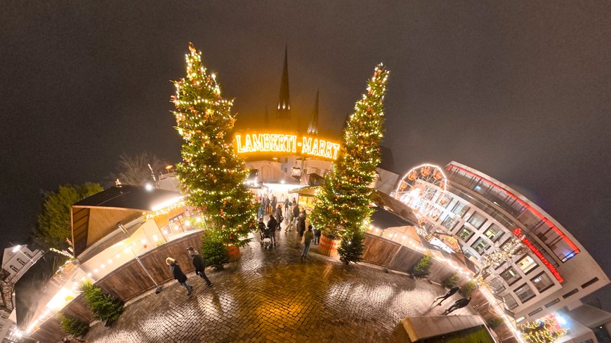Ein Lamberti-Markt-Schild auf dem Lamberti-Markt 2025. Foto: Sascha Stüber