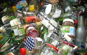 Verschiedene benutzte Gläser. Foto: Geralt/Pixabay