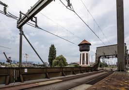 Eisenbahnbrücke am Hafen. Foto: Mittwollen und Gradetchliev