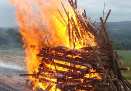 Osterfeuer. Foto: Markus Dransfeld/Pixelio