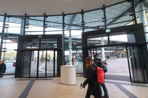 Der neu gestaltete Eingang Nord am Oldenburger Hauptbahnhof. Foto: Sascha Stüber