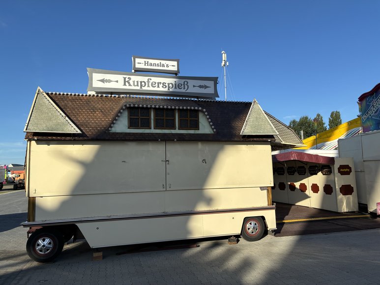 Der Imbiss „Kupferspieß“ beim Aufbau am 25. September 2026. Foto: Stadt Oldenburg