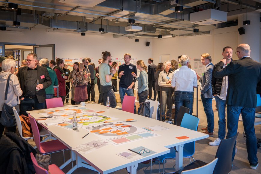Teilnehmende des Workshops im Gespräch. Foto: Stadt Oldenburg