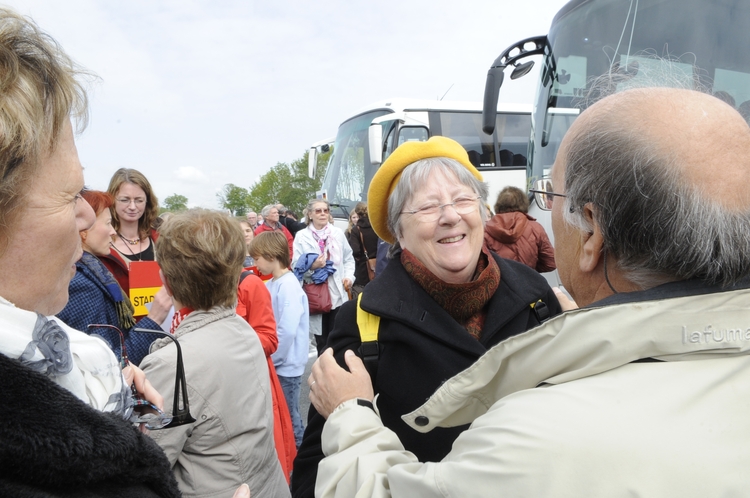 Freunde aus Cholet und Oldenburg beim herzlichen Wiedersehen. Foto: Etienne Lizambard