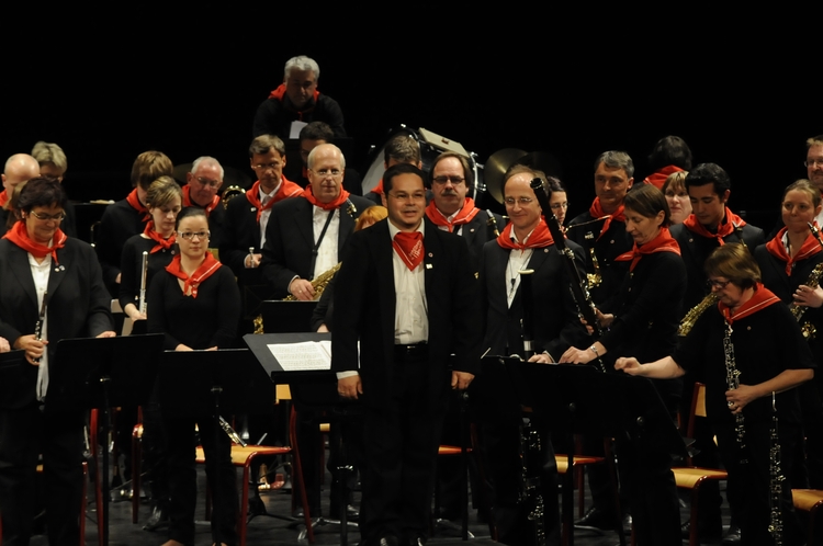 Das Sinfonische Blasorchester „Choldenburg“ bei einem Auftritt. Foto: Etienne Lizambard