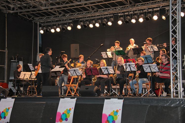 Musikmarathon: Konzert auf dem Schlossplatz. Foto: Hergen Griesbach/CeWe Color