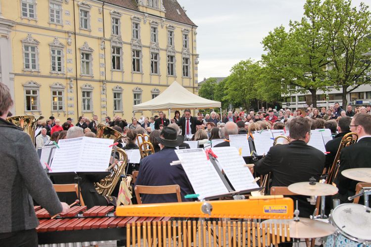 Musikmarathon: Konzert auf dem Schlossplatz. Foto: Hergen Griesbach/CeWe Color
