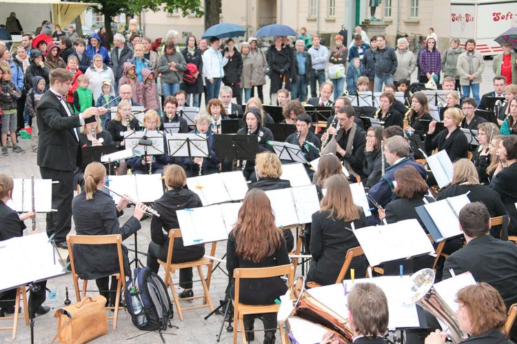 Musikmarathon: Konzert auf dem Schlossplatz. Foto: Hergen Griesbach/CeWe Color