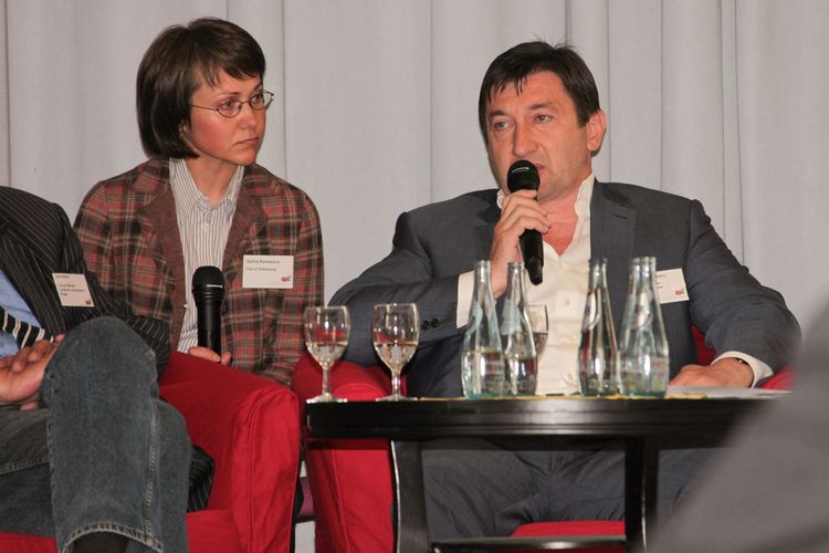 Podiumsdiskussion mit Stadtoberhäuptern der Partnerkommunen. Foto: Hergen Griesbach/CeWe Color