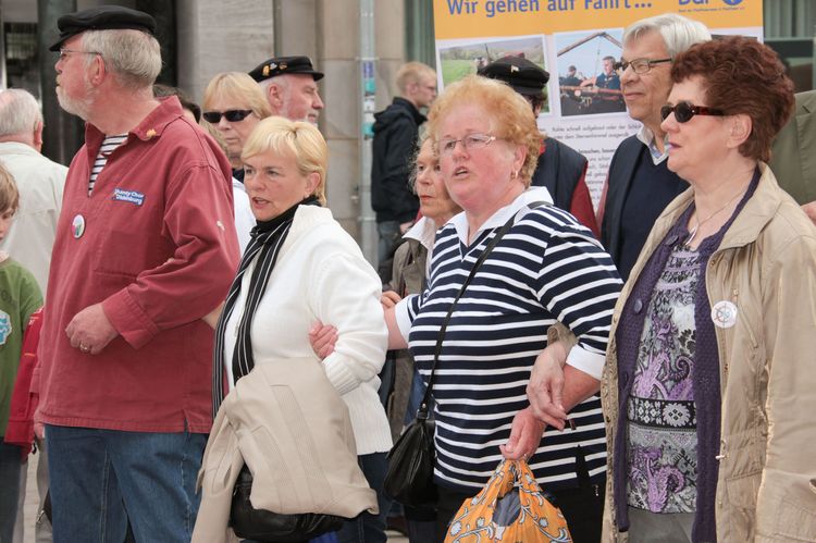 Auftritt der Shanty-Chöre Oldenburg und Sassnitz. Foto: Hergen Griesbach/CeWe Color