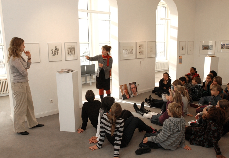 Peter Kreier In der Ausstellung „Guck mal! Kijk eens!“ im Oldenburger bbk. Foto: Peter Kreier