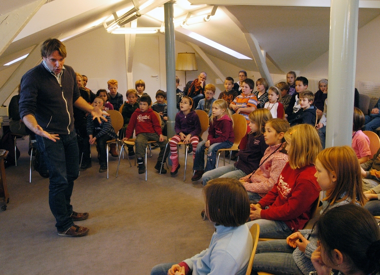 Peter Kreier Lesung mit dem niederländischen Autor Edward van de Vendel. Foto: Peter Kreier