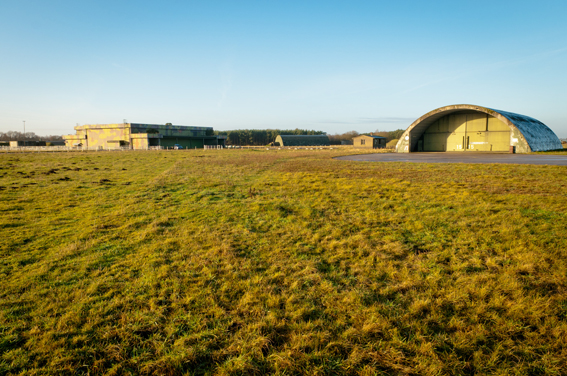 Peter Duddek Munitions-Montage-Bunker und ein Shelter. Foto: Peter Duddek