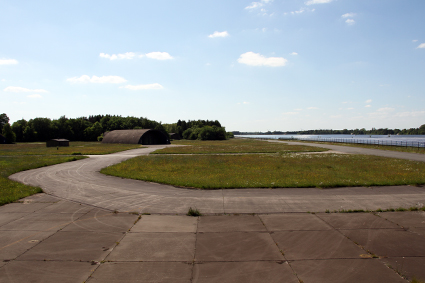 Stadt Oldenburg Shelter mit Solaranlage im Hintergrund. Foto: Stadt Oldenburg