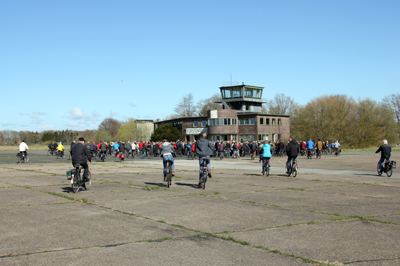Stadt Oldenburg Bürgerinnen und Bürger bei der Fahrradtour. Foto: Stadt Oldenburg
