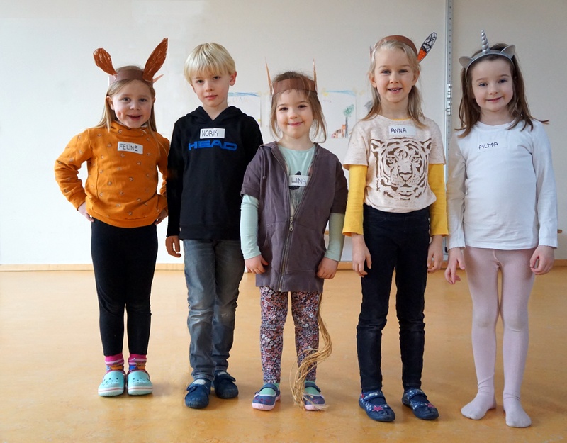 Ein Teil der Autoren vom Stück „Das kleine Einhorn". Foto: Stadt Oldenburg