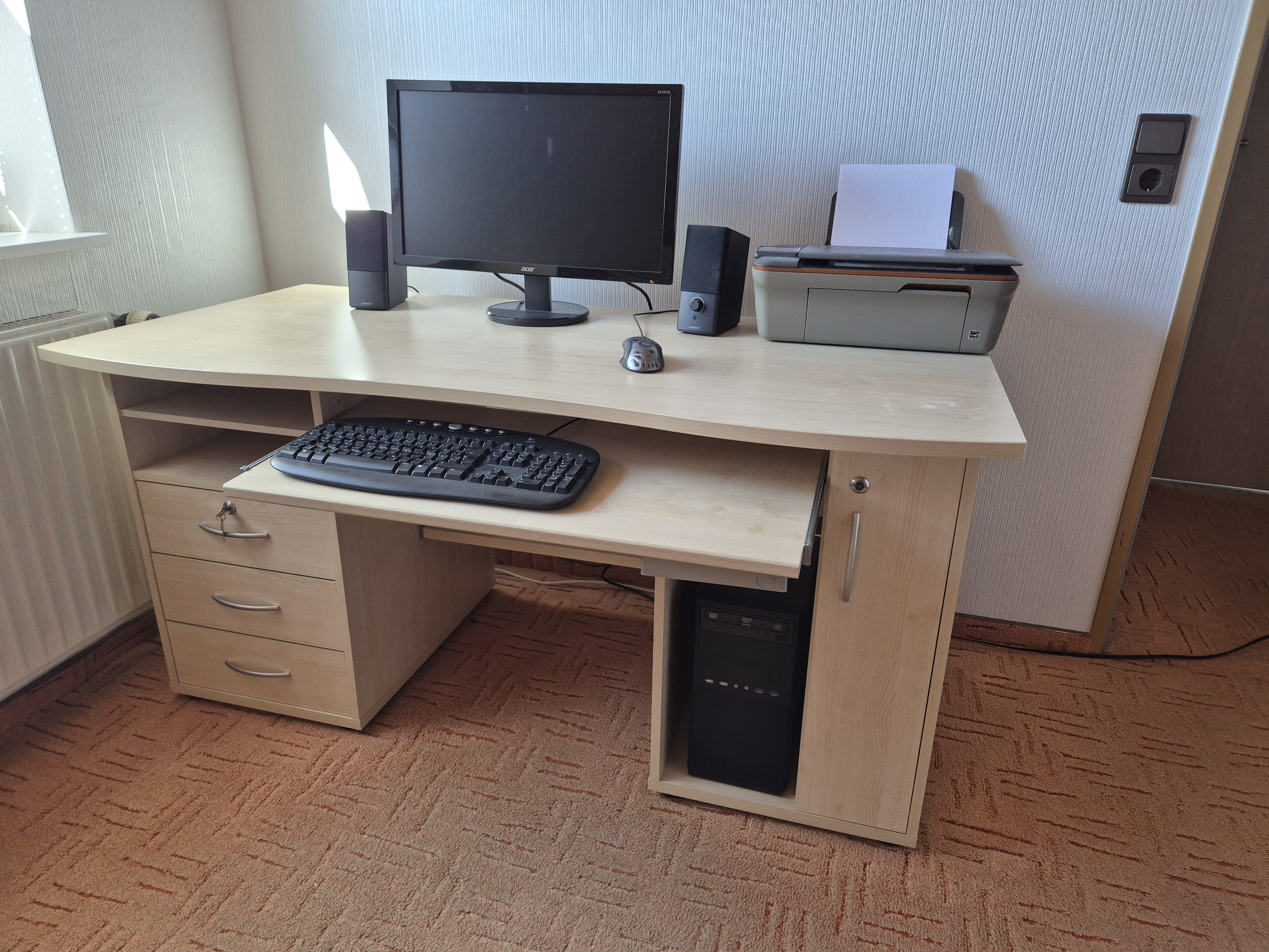 Schreibtisch - kostenlos