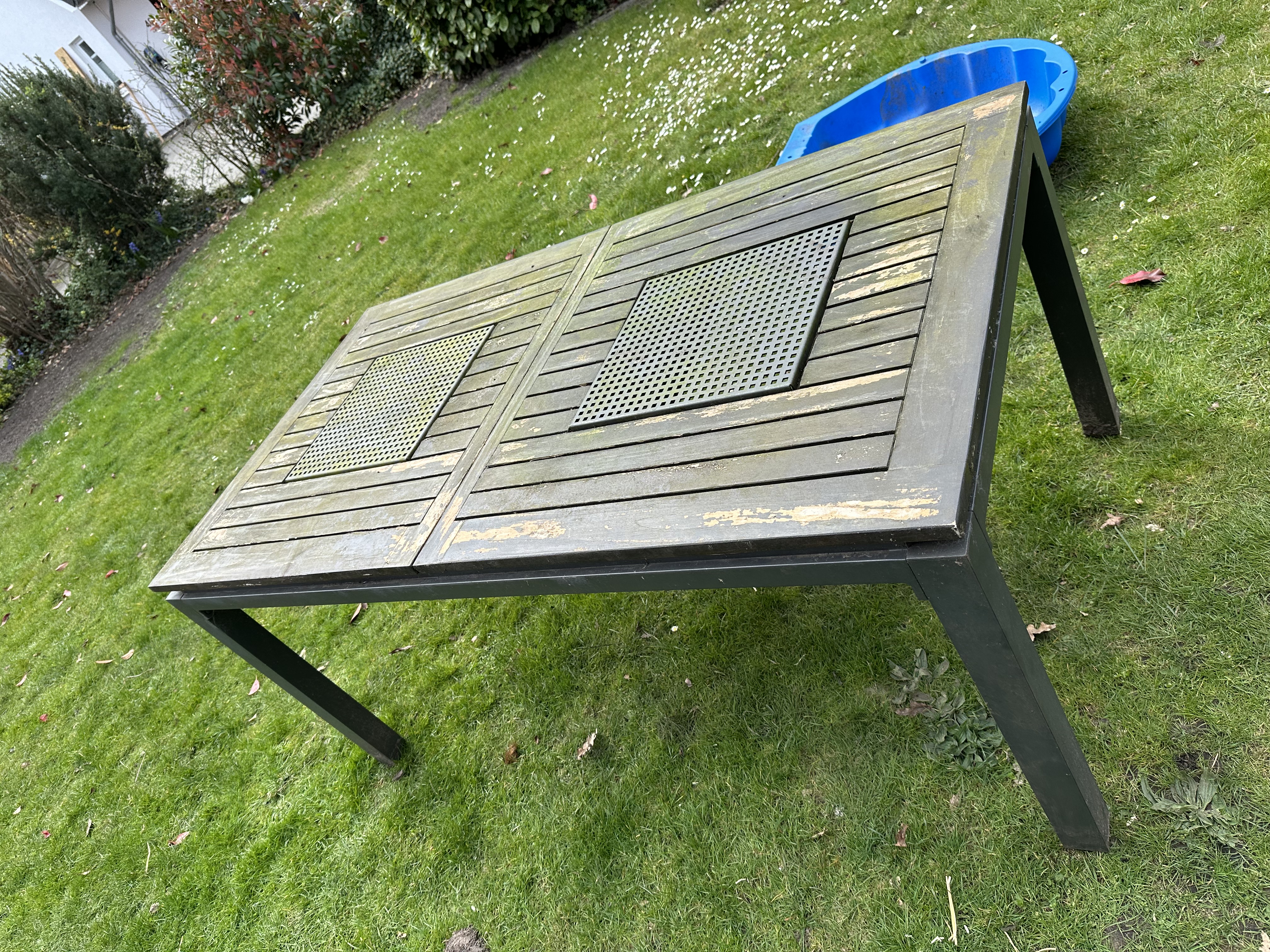 Ausziehbaren Gartentisch