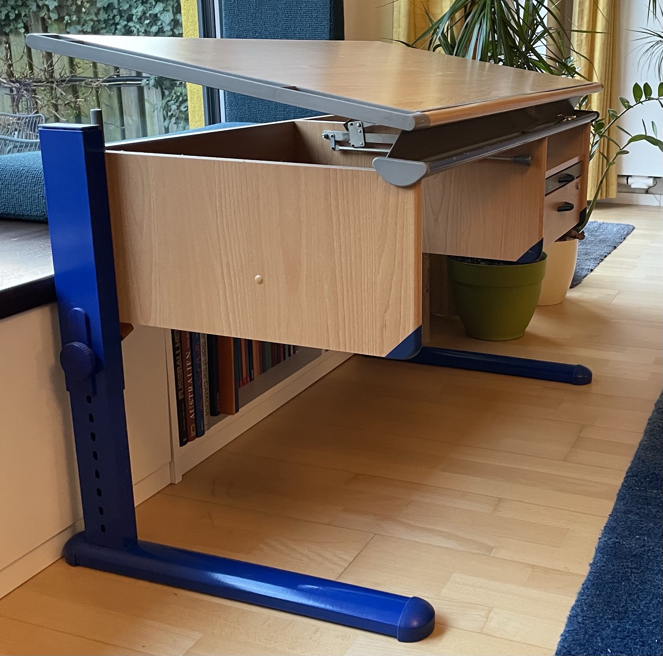 Kinderschreibtisch