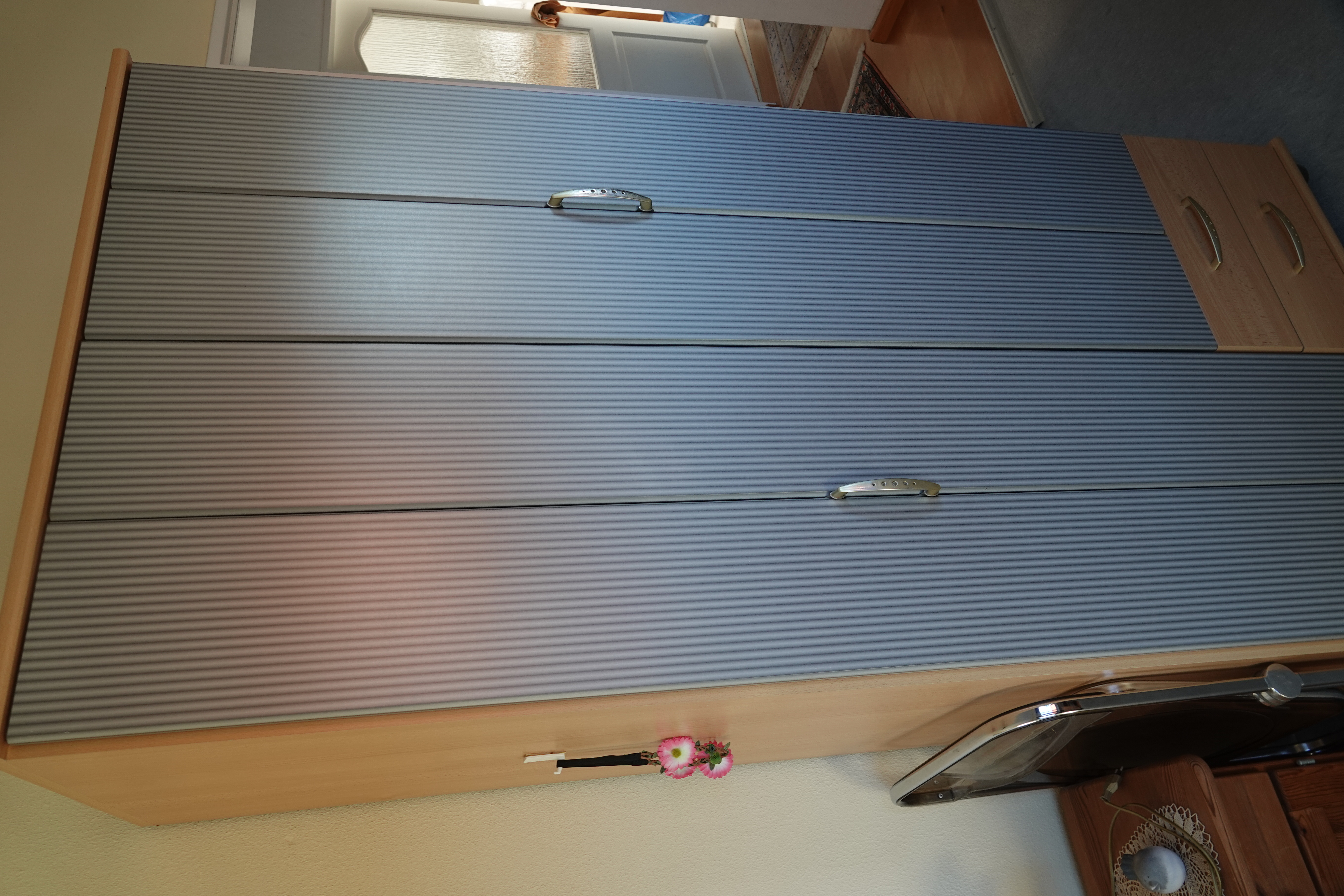 Moderner Kleiderschrank